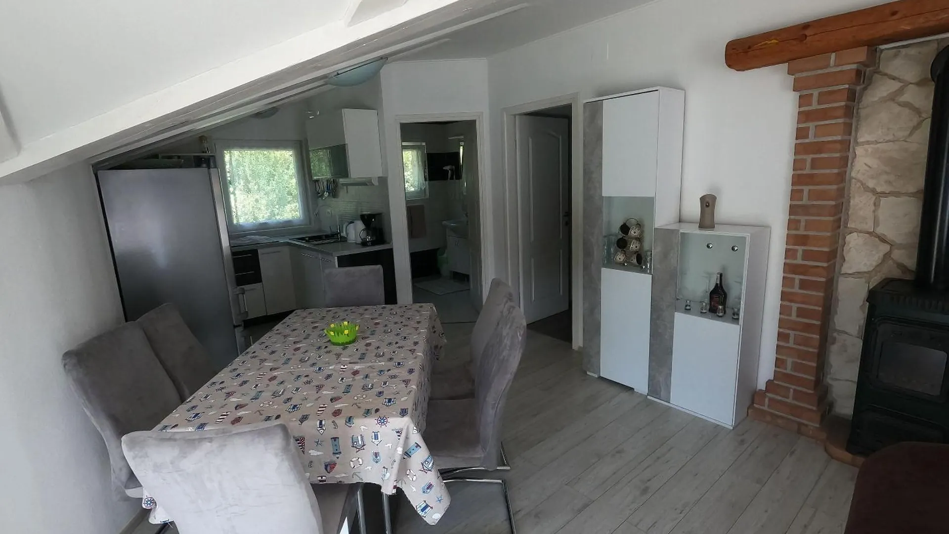 Apartments Mirjana T. Supetarska Draga 0*,  Croatia