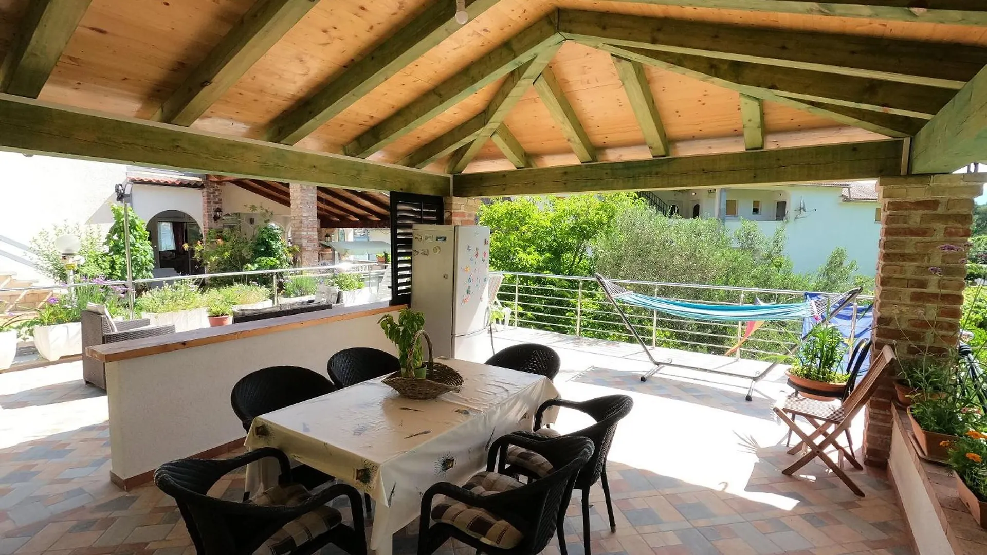 Apartments Mirjana T. Supetarska Draga